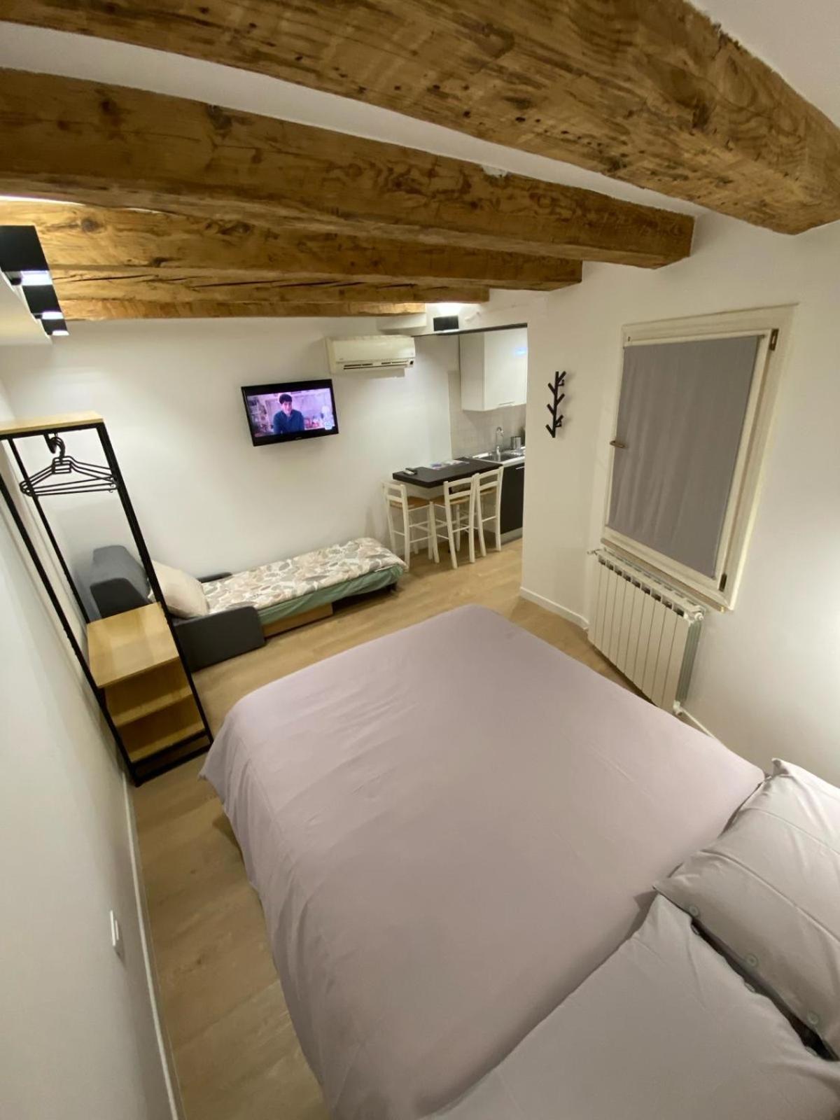 Oasi Central - Appartamento In Pieno Centro Triest Zewnętrze zdjęcie